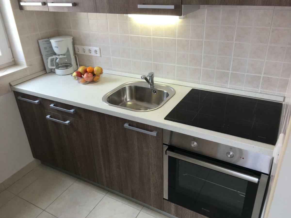 Apartmani Marija Klimno A Exterior foto